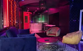 La Suite Marylin, Loft de 90m2 avec Sauna et Jacuzzi